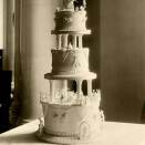 The wedding cake (Photo: A.B. Wilse, The Royal Court Photo Archives)